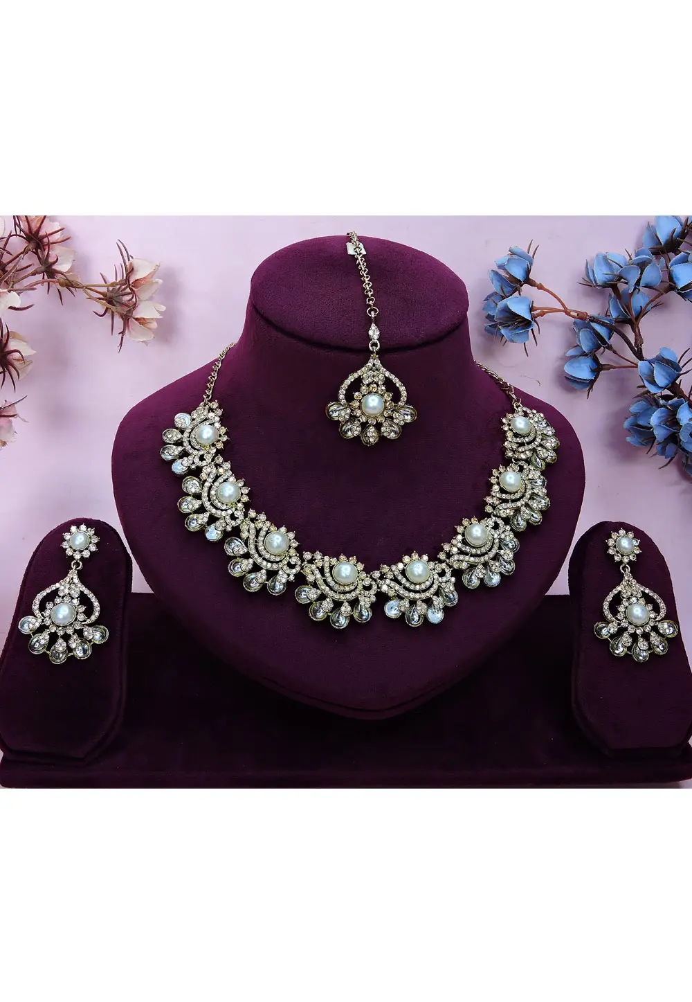 White Alloy Necklace Set With Earrings and Maang Tikka 332155