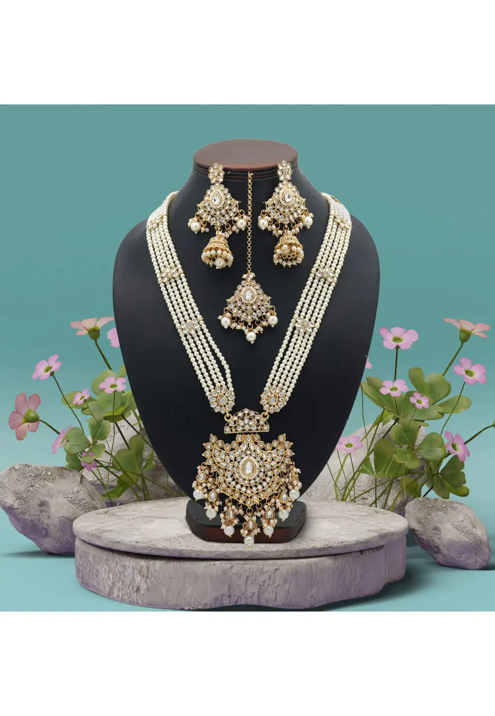 White Alloy Necklace Set With Earrings and Maang Tikka 334089