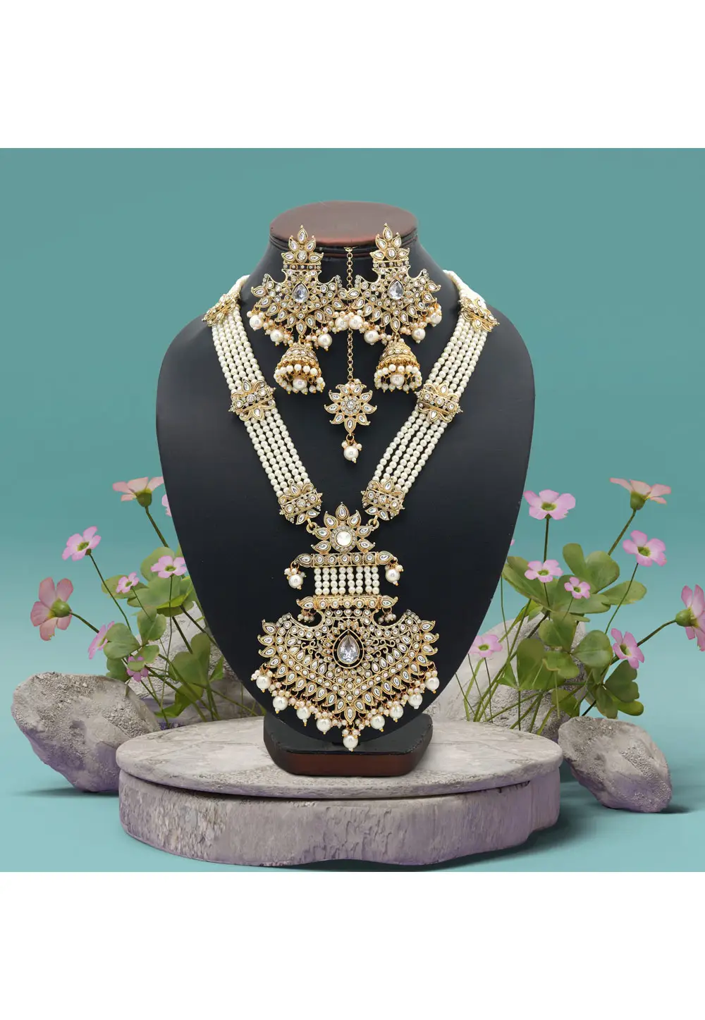 White Alloy Necklace Set With Earrings and Maang Tikka 334092