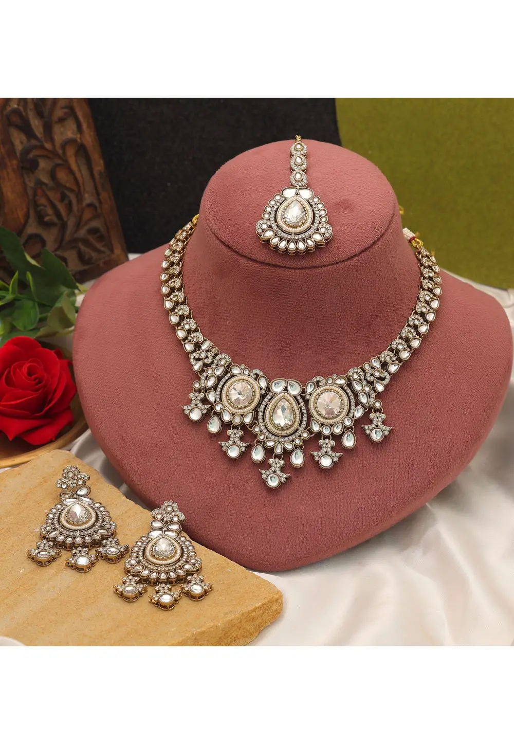 White Alloy Necklace Set With Earrings and Maang Tikka 334905