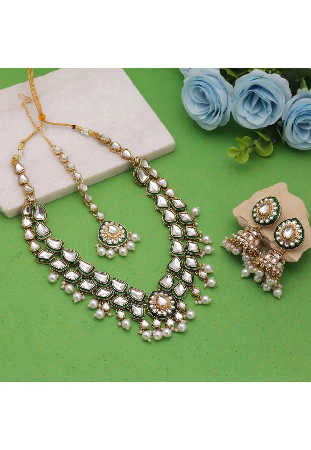 White Alloy Necklace Set With Earrings and Maang Tikka 335211