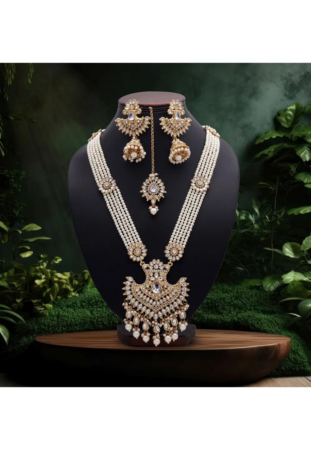 White Alloy Necklace Set With Earrings and Maang Tikka 335693