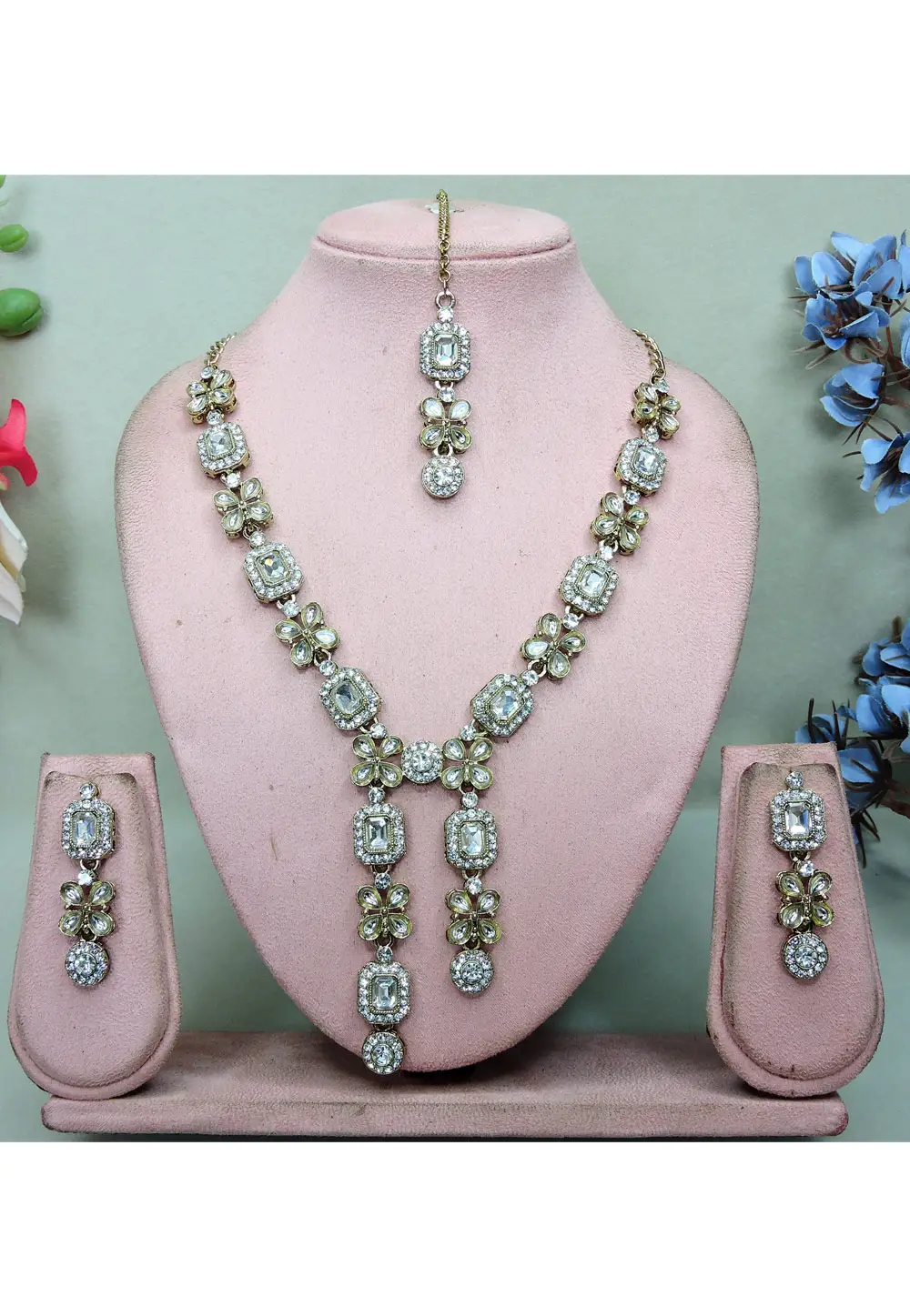 White Alloy Necklace Set With Earrings and Maang Tikka 336145