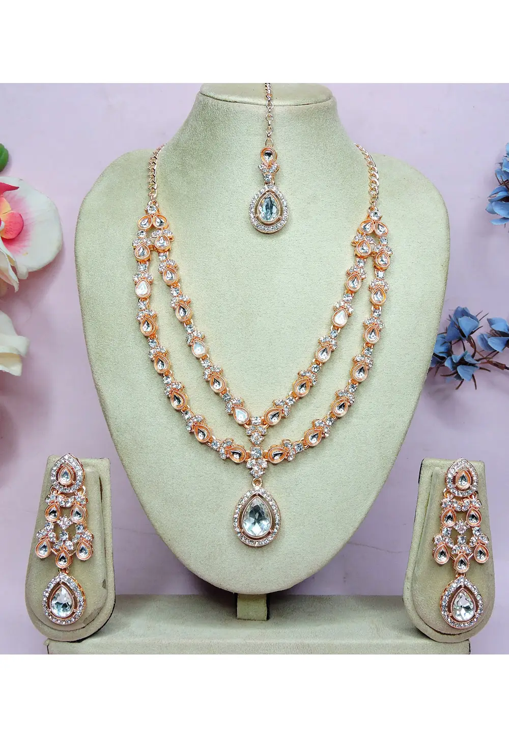 White Alloy Necklace Set With Earrings and Maang Tikka 336740
