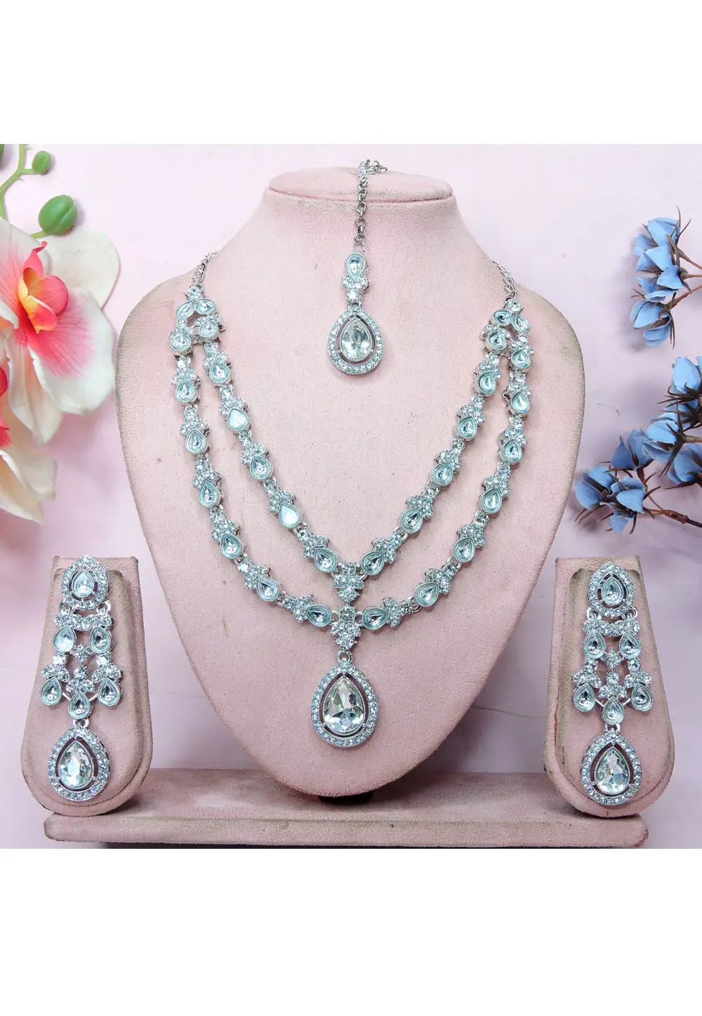 White Alloy Necklace Set With Earrings and Maang Tikka 336752