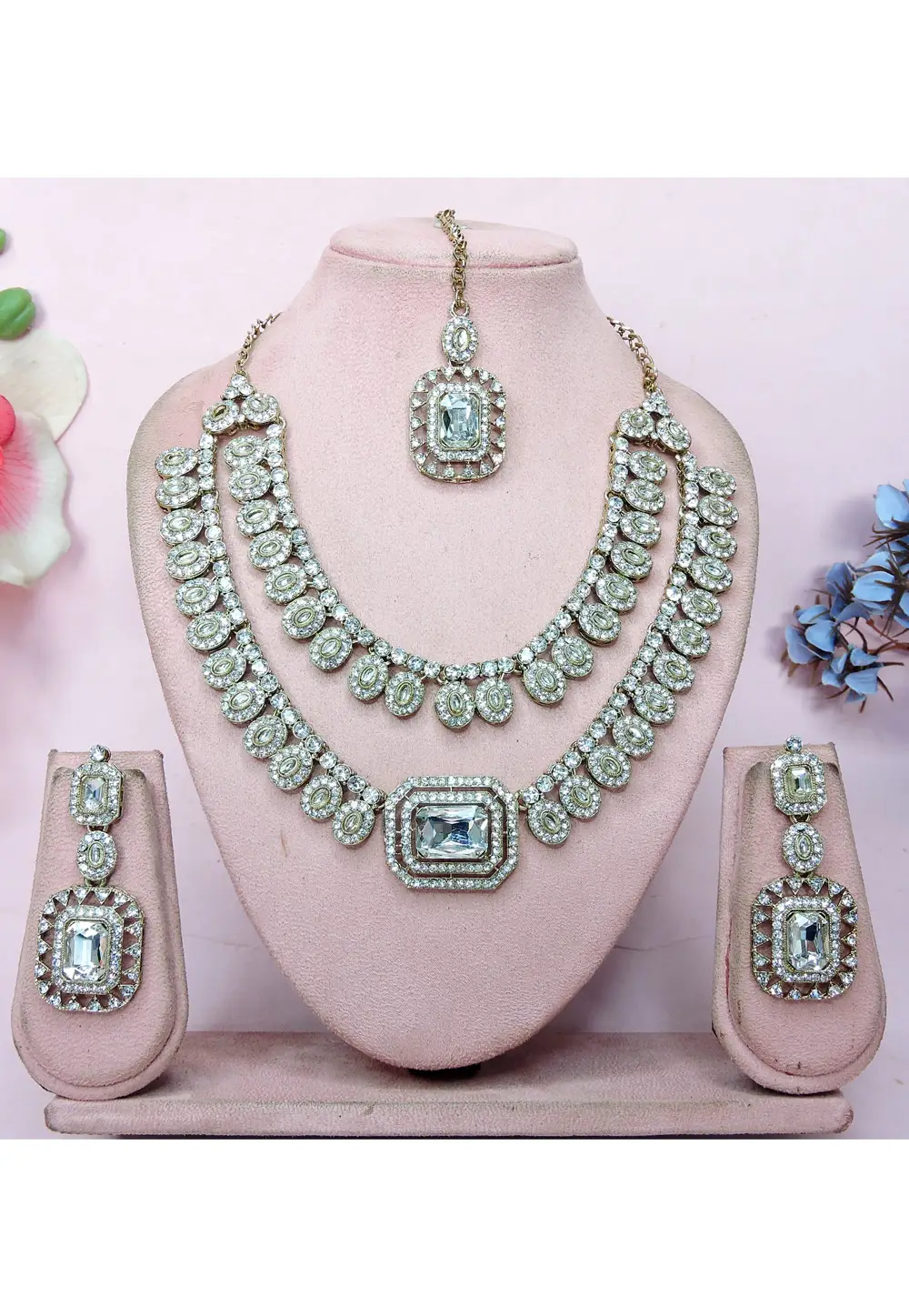 White Alloy Necklace Set With Earrings and Maang Tikka 336850