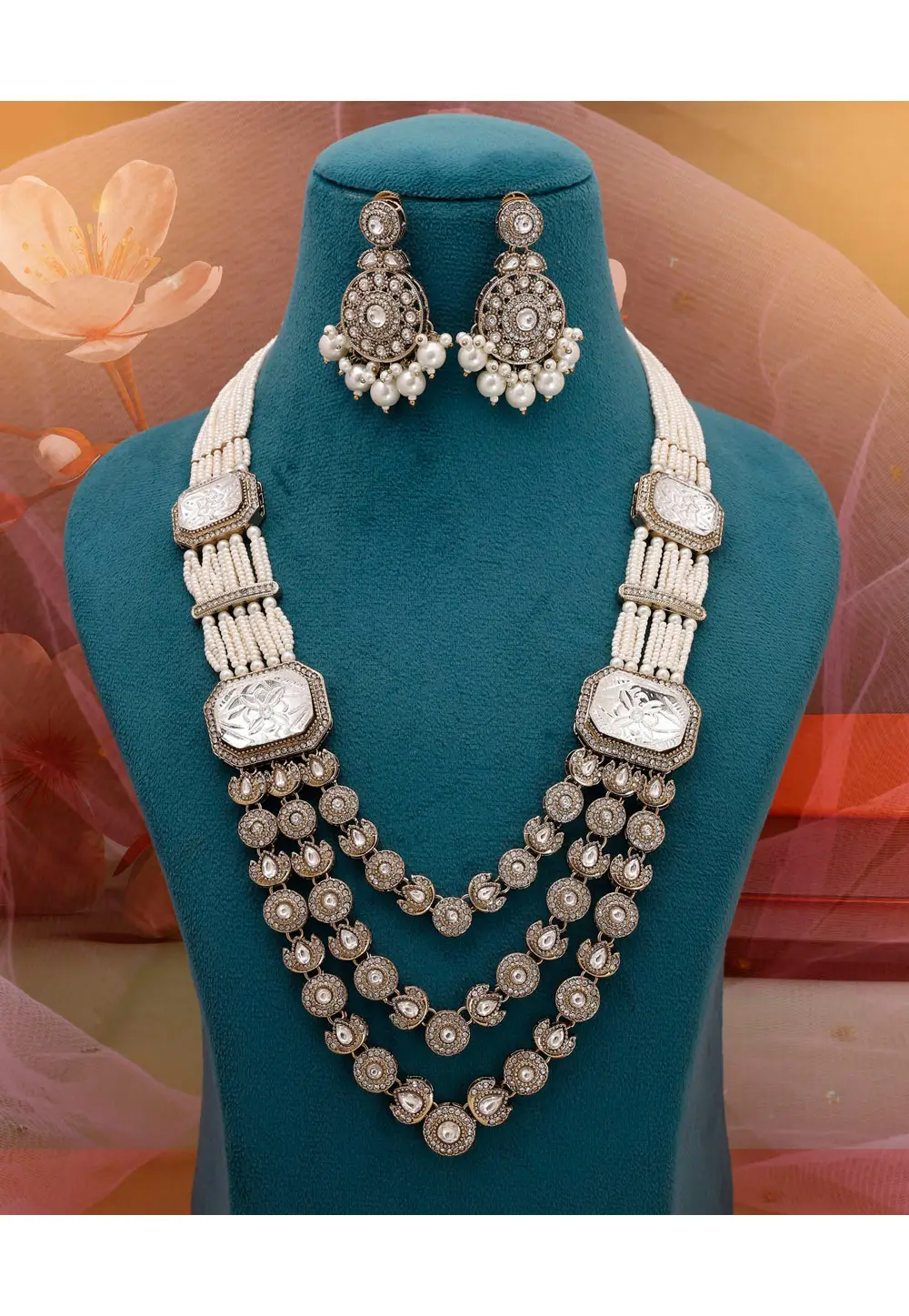 White Alloy Necklace With Earrings 333752