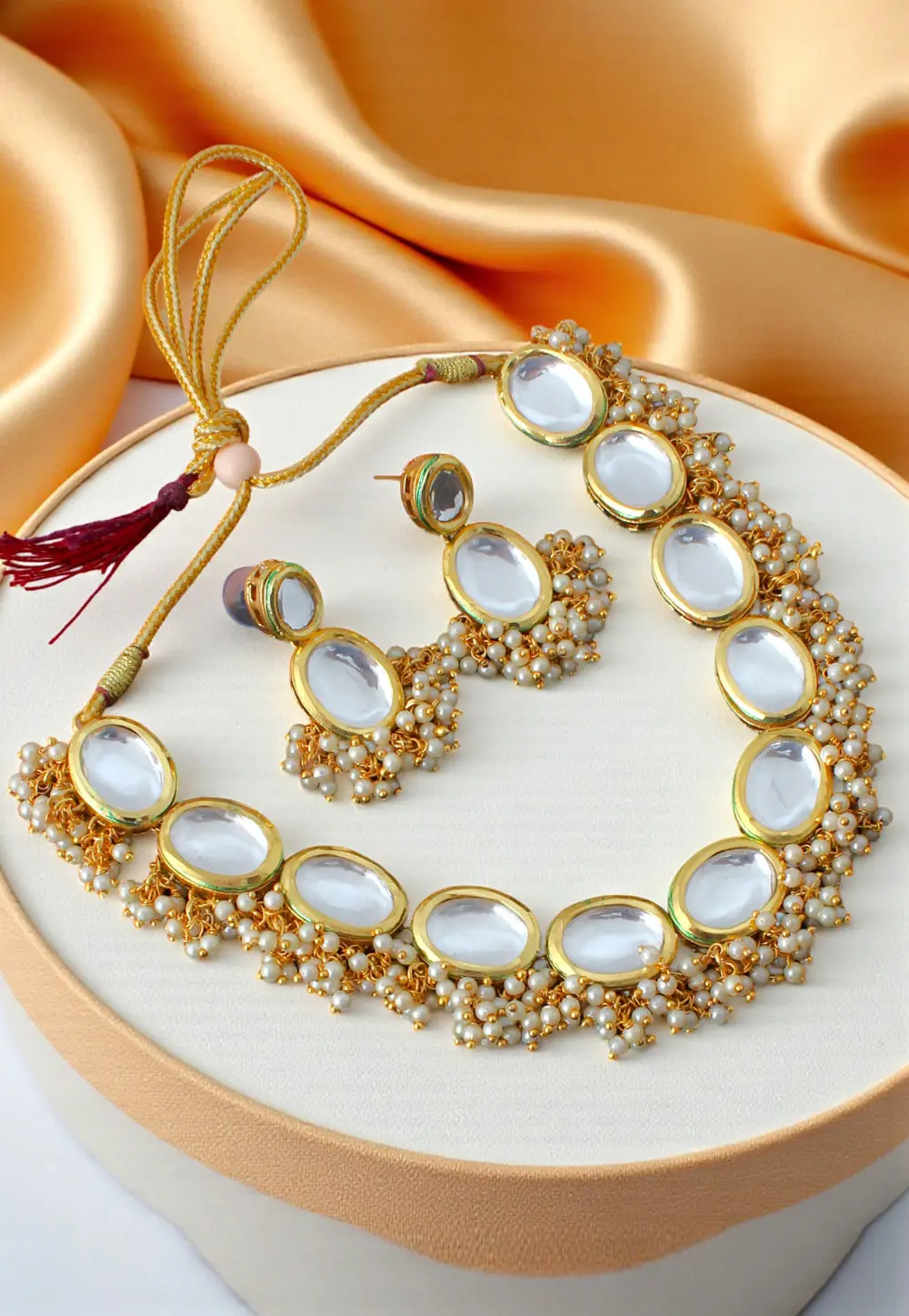 White Brasso Necklace With Earrings 331379