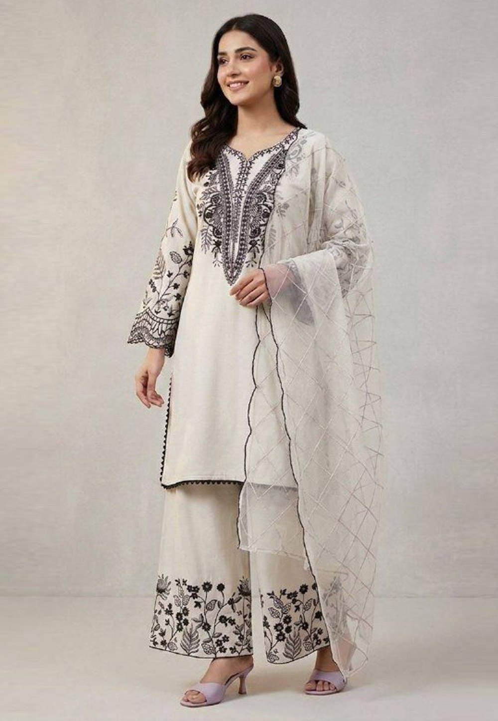 White Cotton Readymade Pakistani Suit 329596