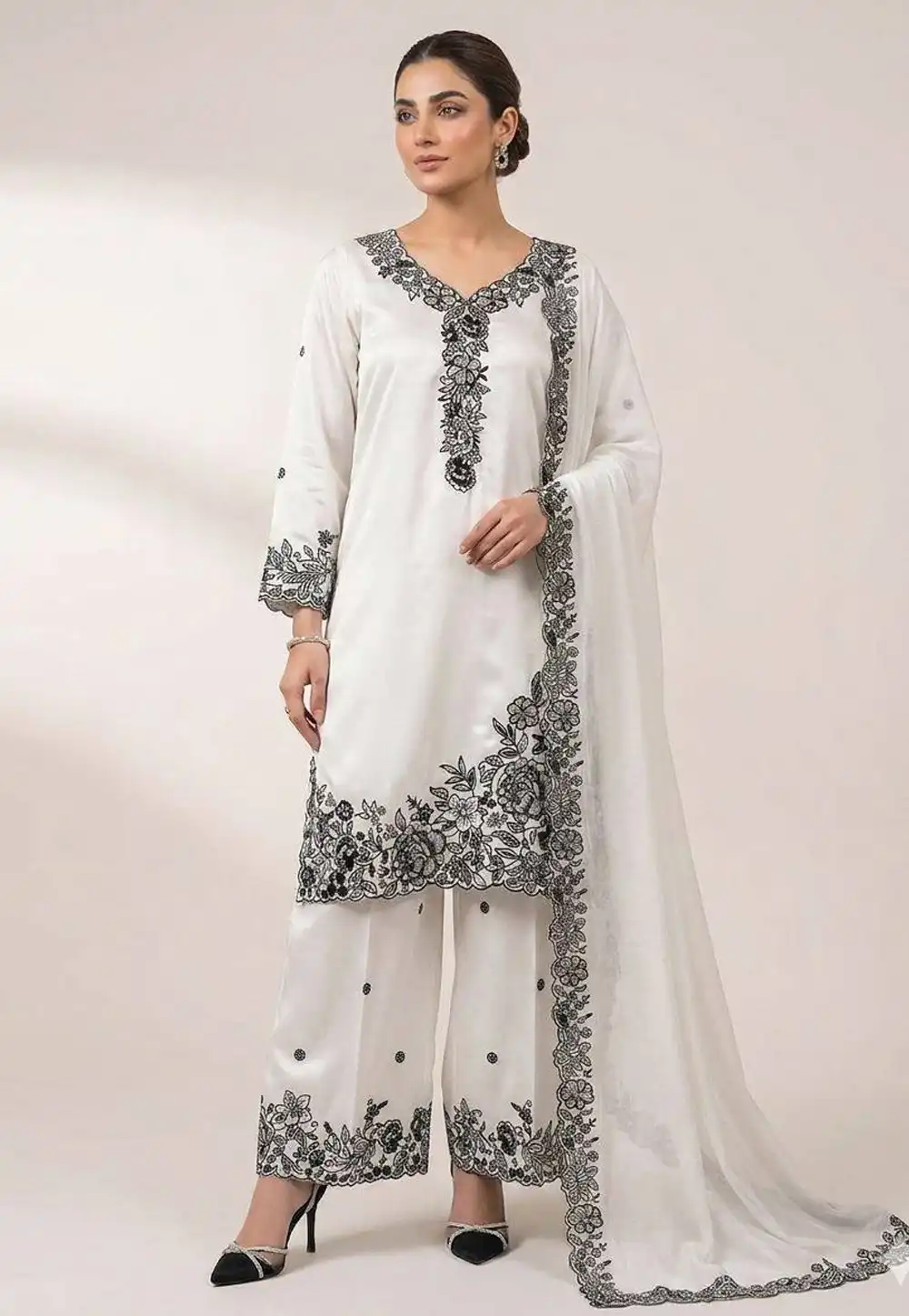 White Crepe Readymade Pakistani Suit 329616
