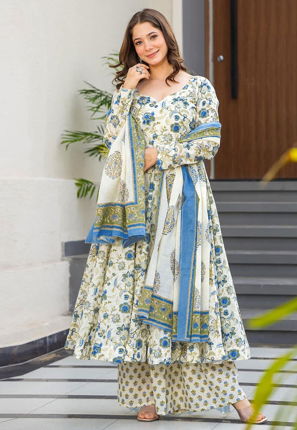 White Muslin Readymade Pakistani Suit 307446