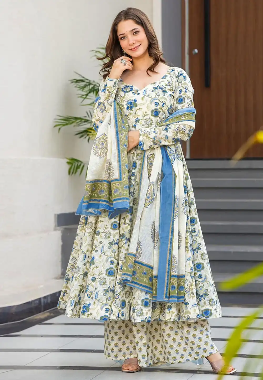 White Muslin Readymade Pakistani Suit 307446