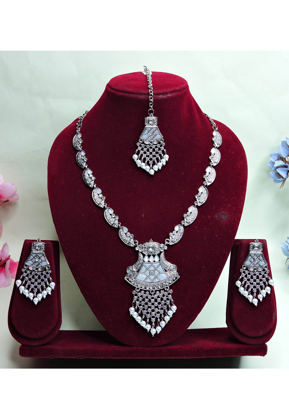 White Oxidised Necklace Set With Earrings and Maang Tikka For Navratri 312768