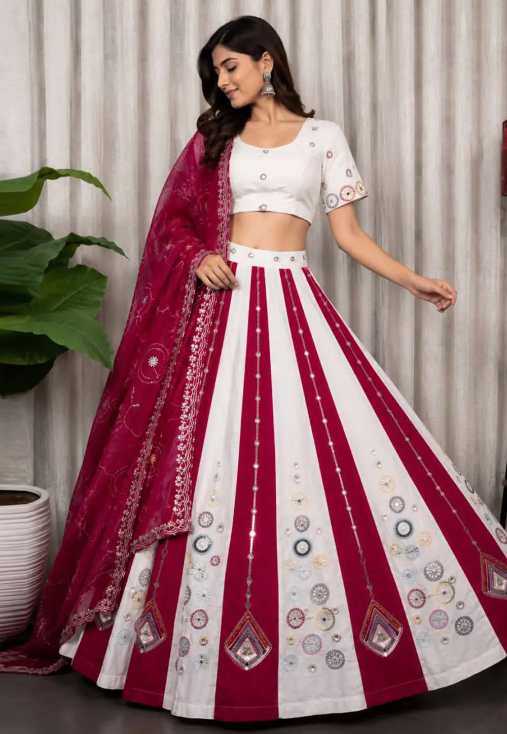 White Silk Navratri Chaniya Choli 331807