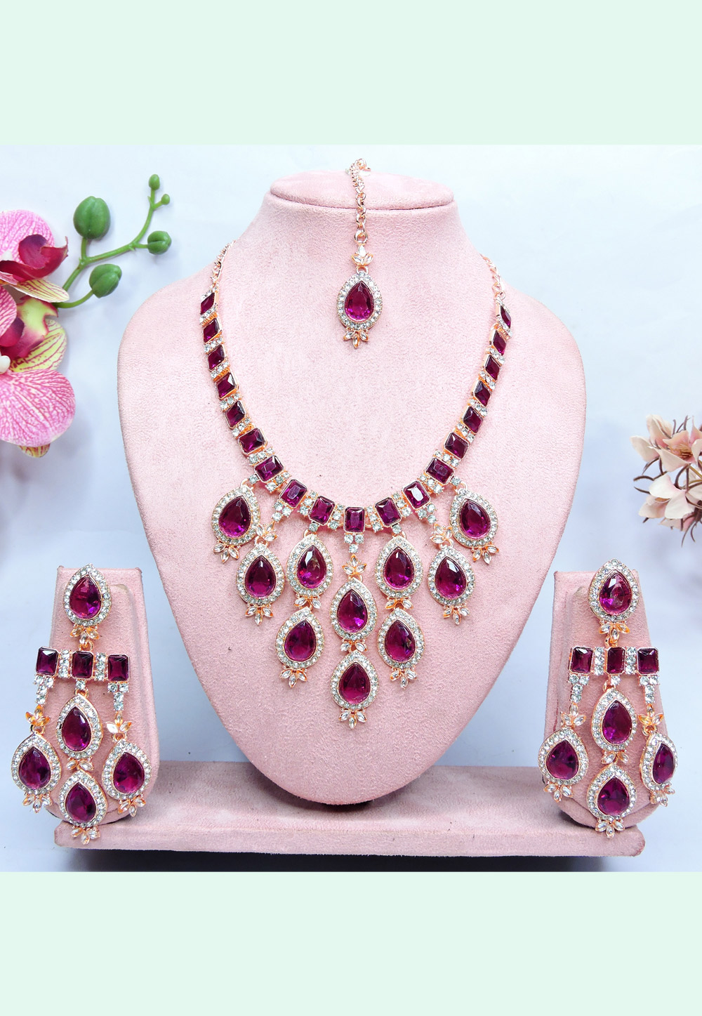 Wine Alloy Necklace Set With Earrings and Maang Tikka 312408