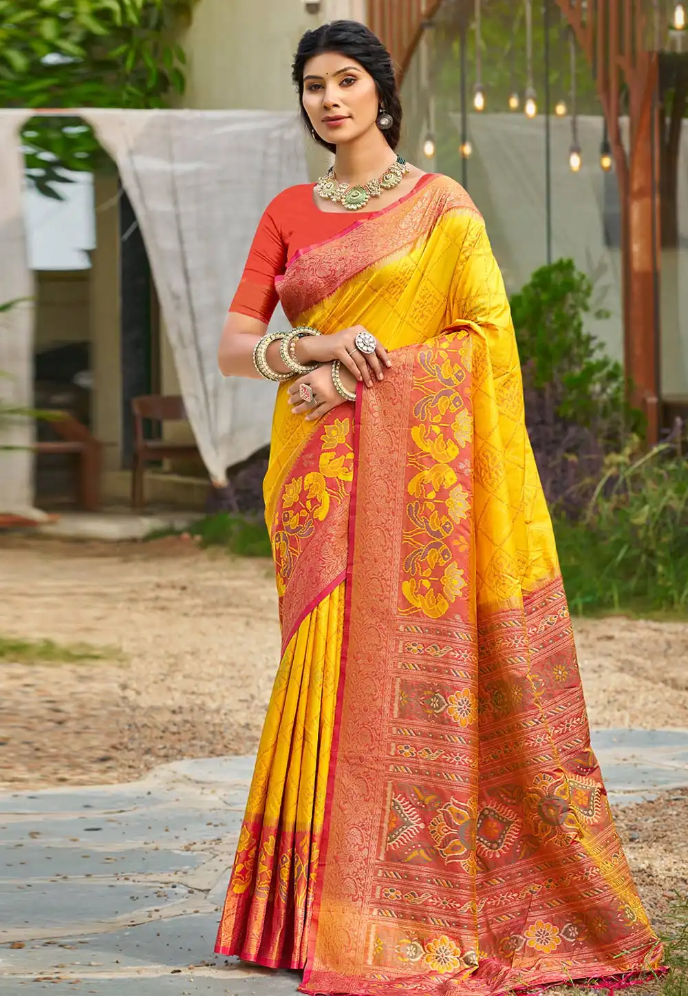 Yellow Silk Saree With Blouse 319825