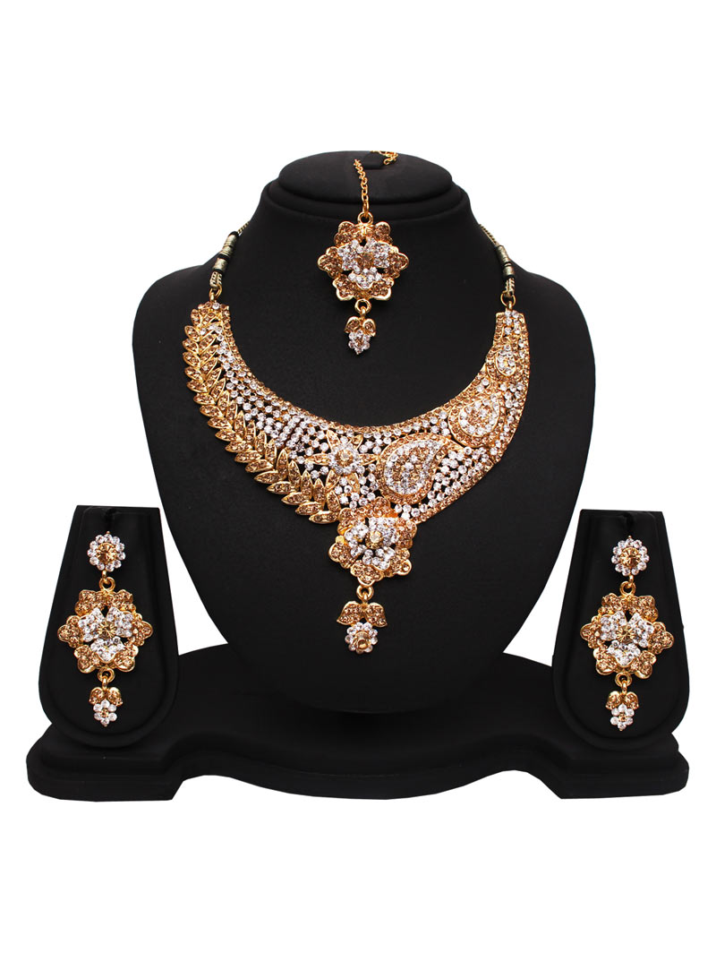 Golden Alloy Cubic Zirconia Necklace With Earrings and Maang Tikka 89176