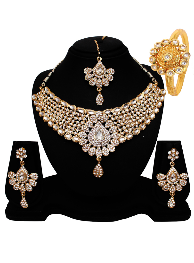 Silver Alloy Austrian Diamond Set With Earrings and Maang Tikka 128549