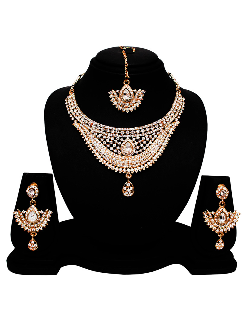 Silver Alloy Austrian Diamond Set With Earrings and Maang Tikka 128551