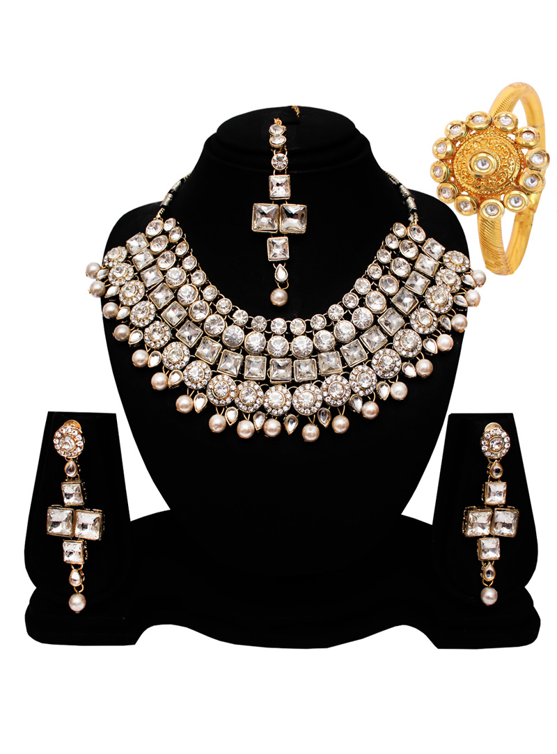 Silver Alloy Austrian Diamond Set With Earrings and Maang Tikka 128552