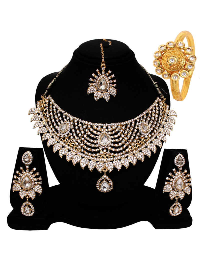 Silver Alloy Austrian Diamond Set With Earrings and Maang Tikka 128554