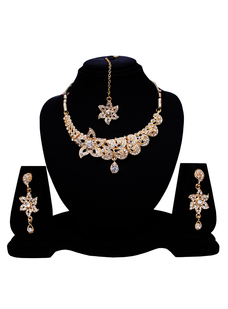 Silver Alloy Austrian Diamond Set With Earrings and Maang Tikka 128596