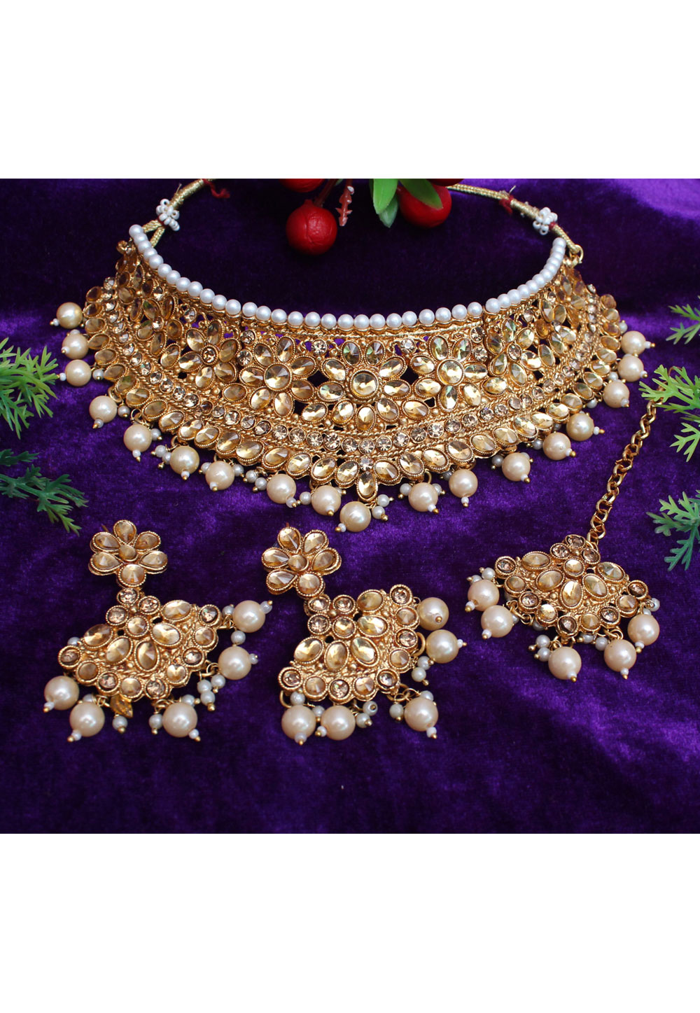 Off White Alloy Necklace Set With Earrings and Maang Tikka 257371