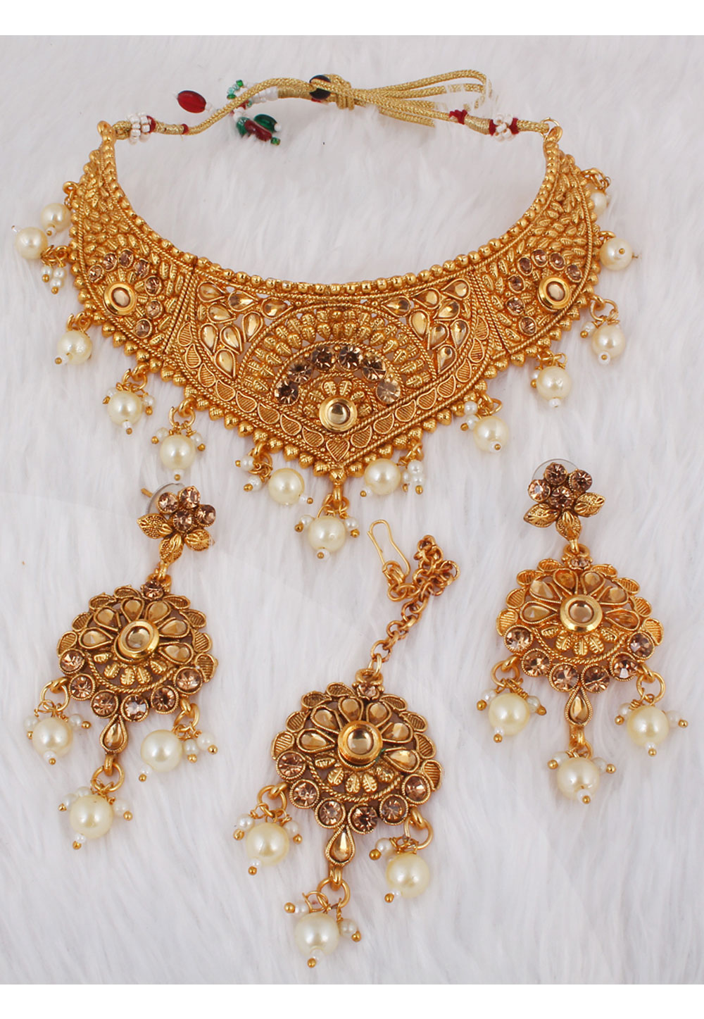 Off White Alloy Necklace Set With Earrings and Maang Tikka 257376