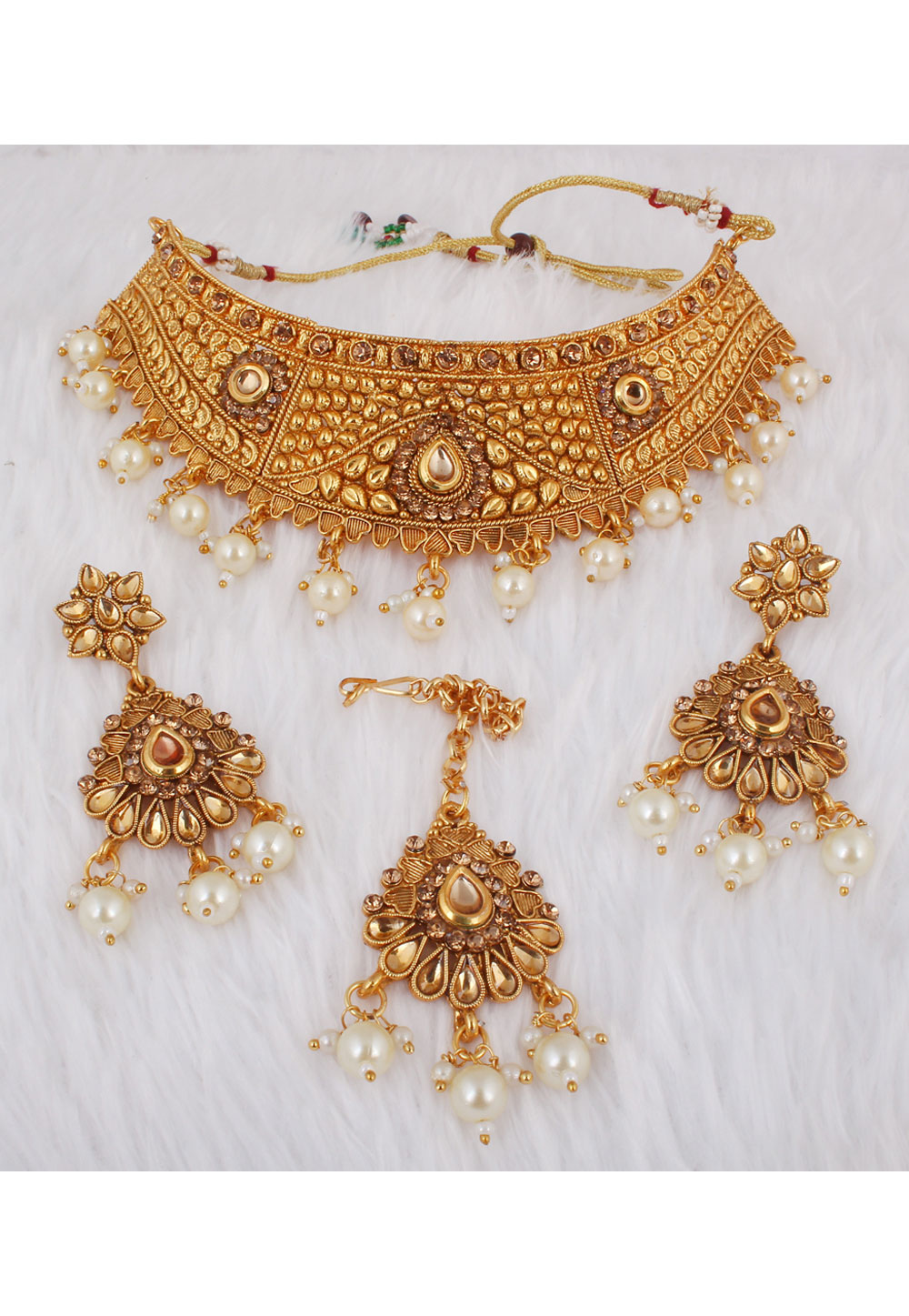Off White Alloy Necklace Set With Earrings and Maang Tikka 257387