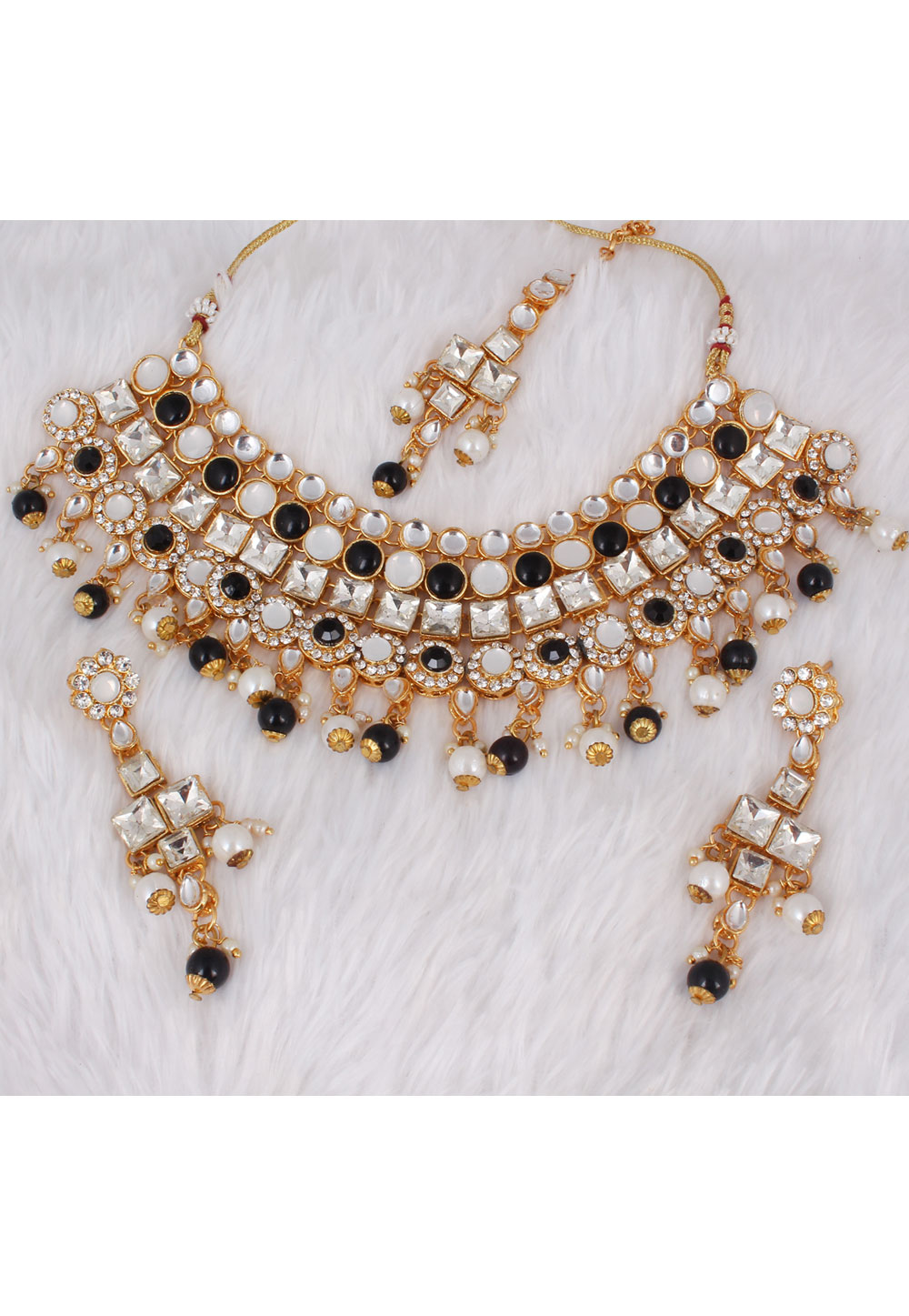Black Alloy Necklace Set With Earrings and Maang Tikka 257390