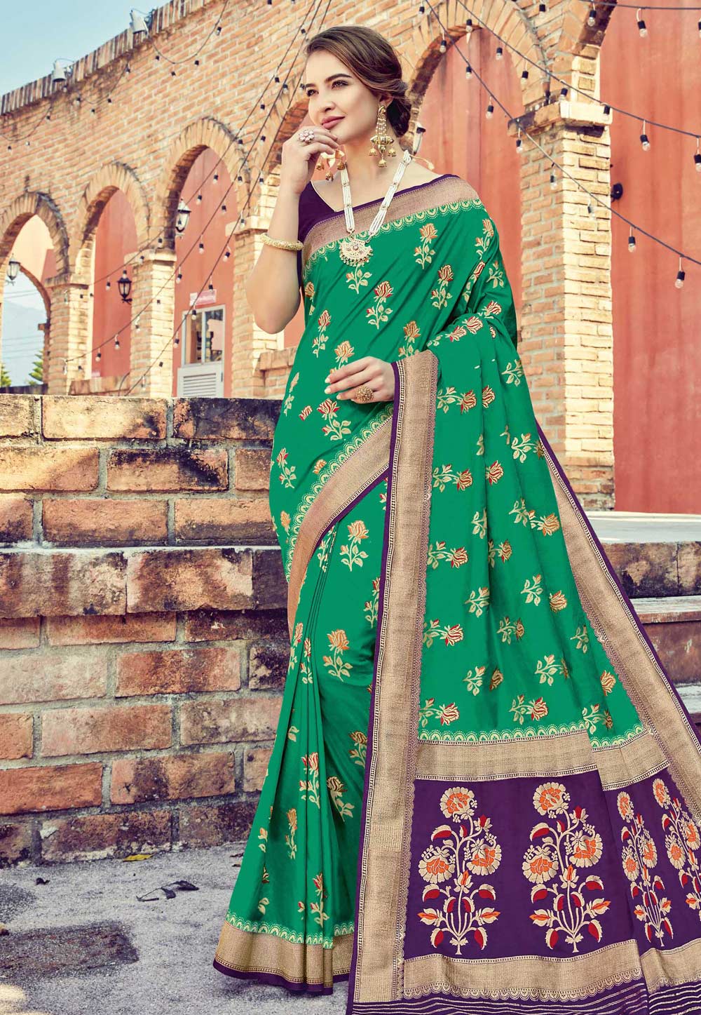 Green Silk Saree With Blouse 206496