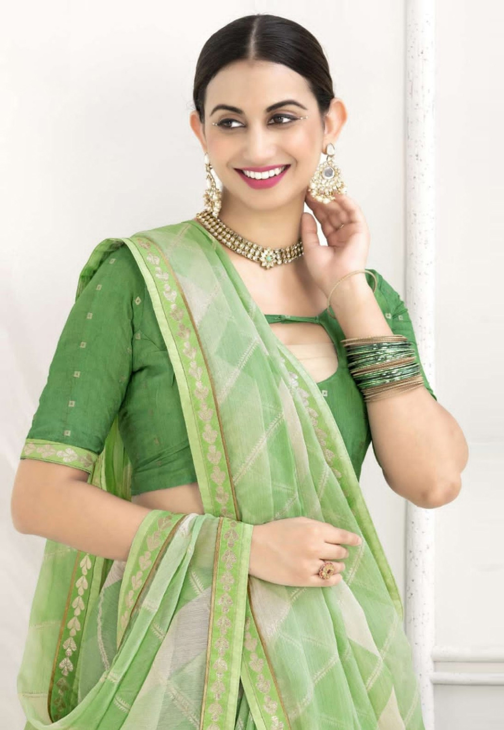 Bandhej Printed Chiffon Saree in Light Green : SSF21874