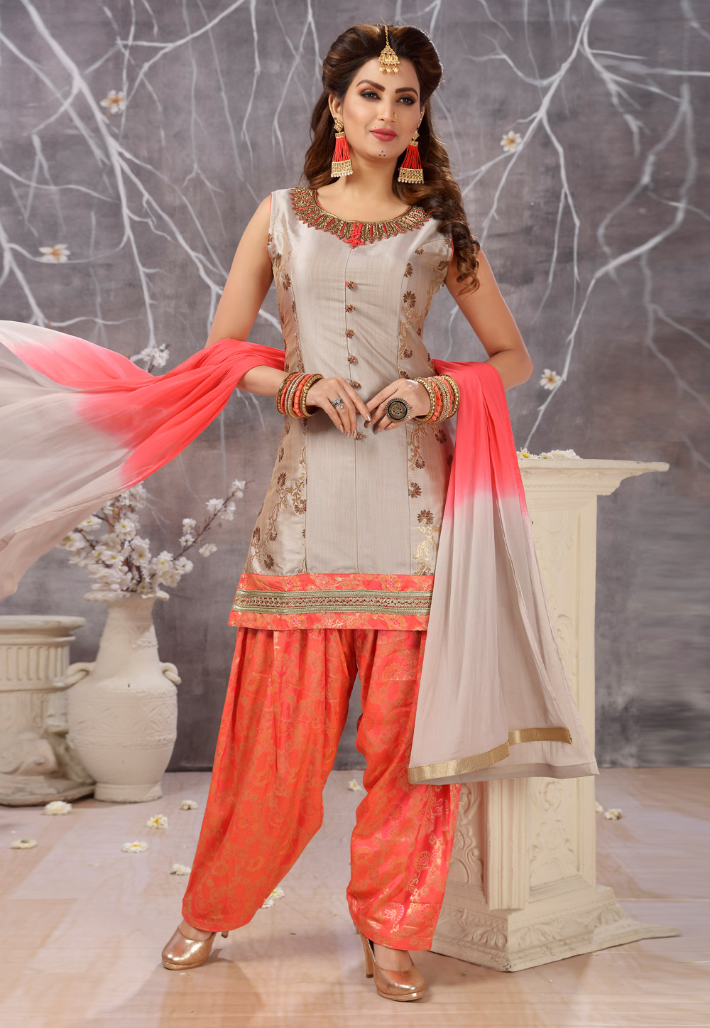 Grey Cotton Silk Readymade Punjabi Suit 208594