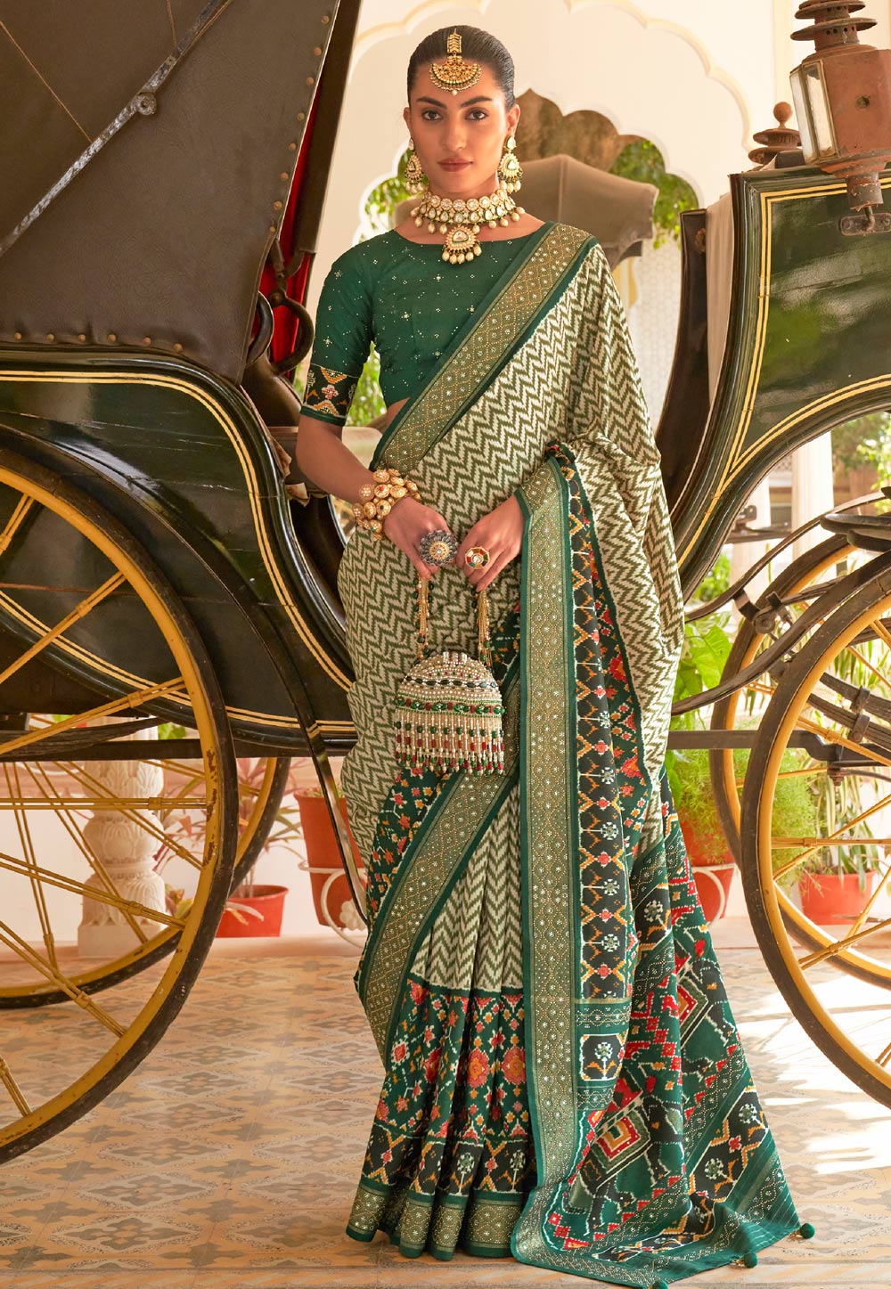 Green Silk Saree With Blouse 257201