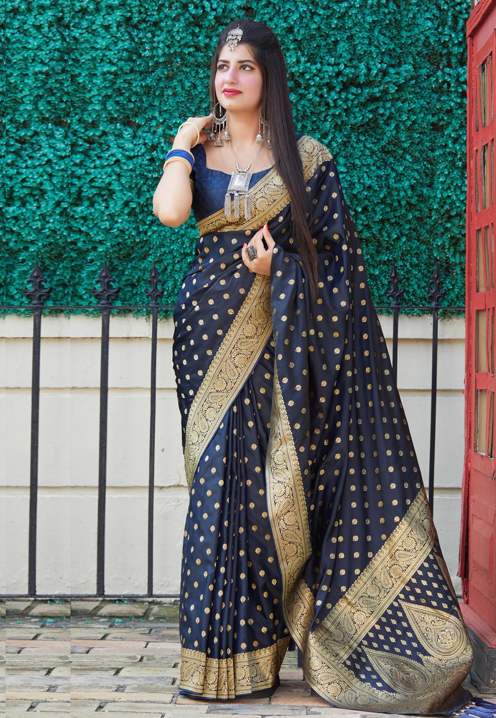 Navy Blue Banarasi Silk Saree With Blouse 213885