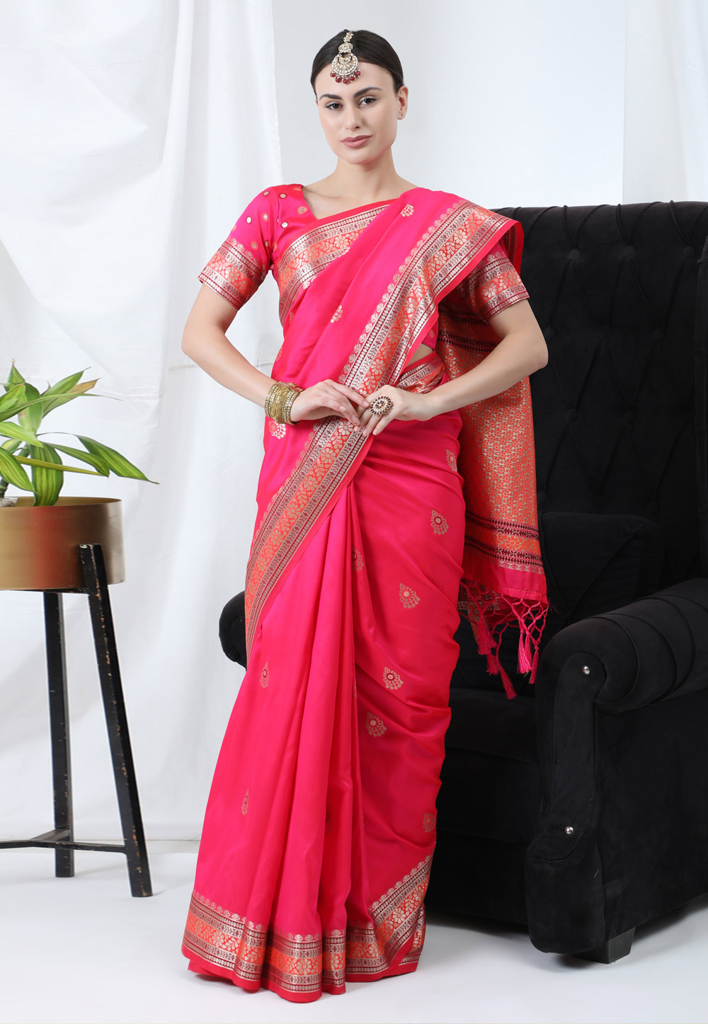 Magenta Banarasi Silk Saree With Blouse 248499