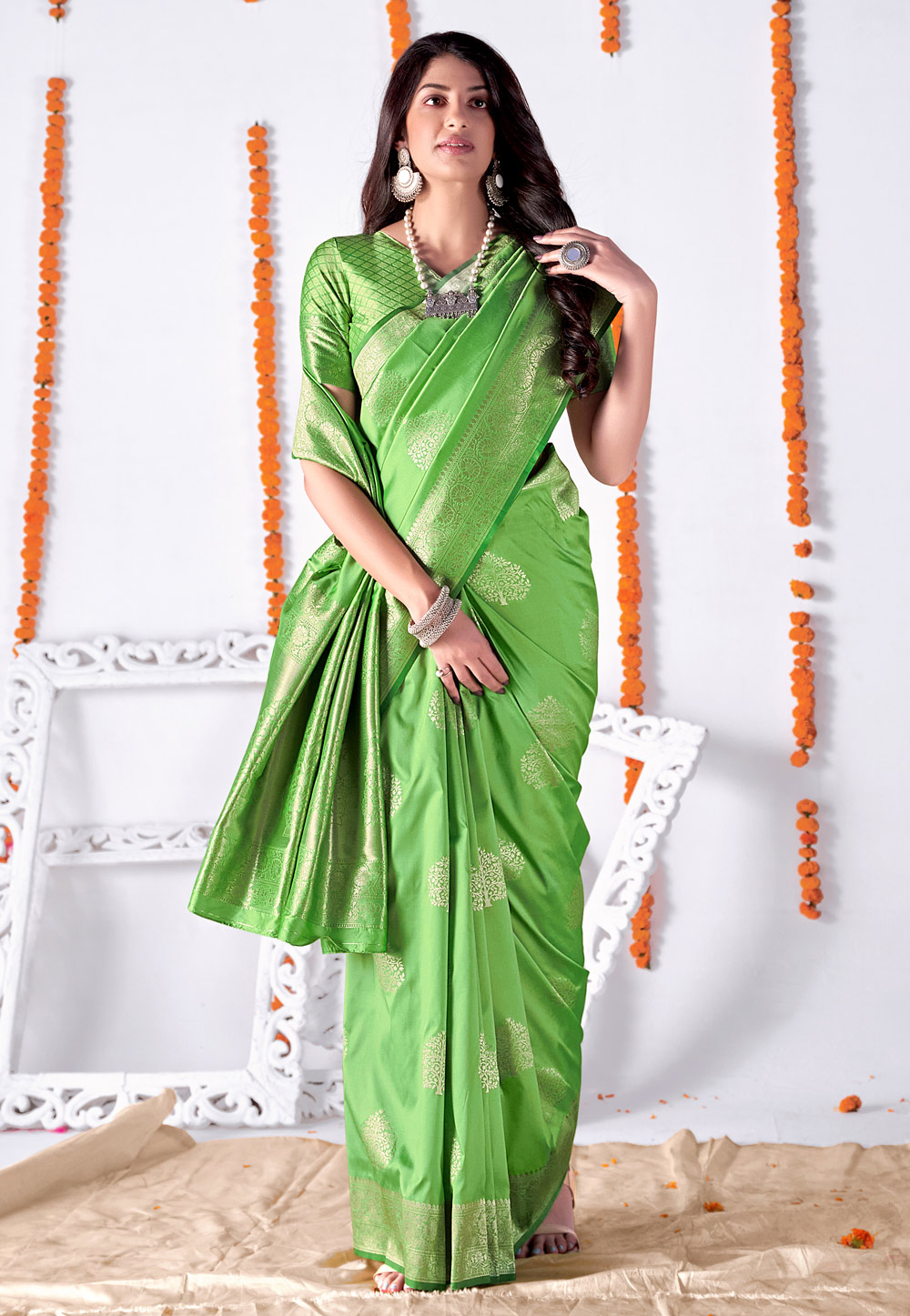 Light Green Banarasi Silk Saree With Heavy Border 243202