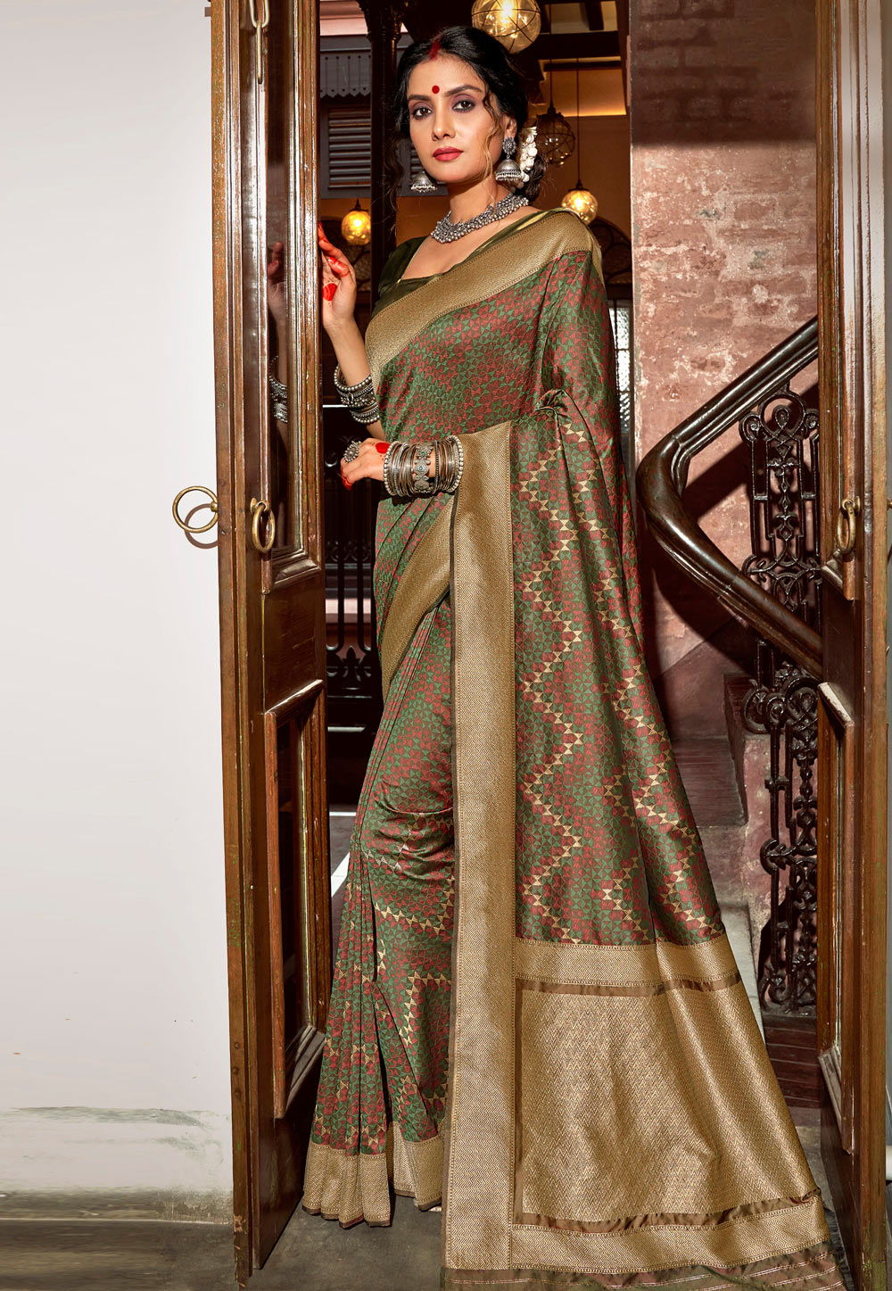 Brown Banarasi Silk Saree With Blouse 227534