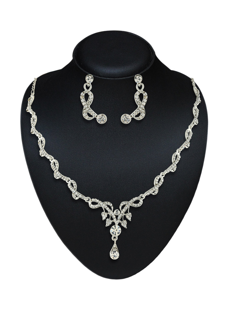 White Austrian Diamonds Necklace With Earrings 88310