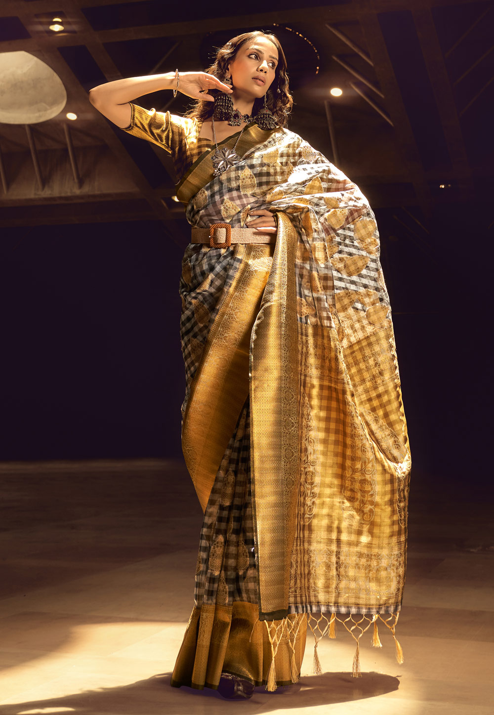 Golden Silk Saree With Blouse 274465