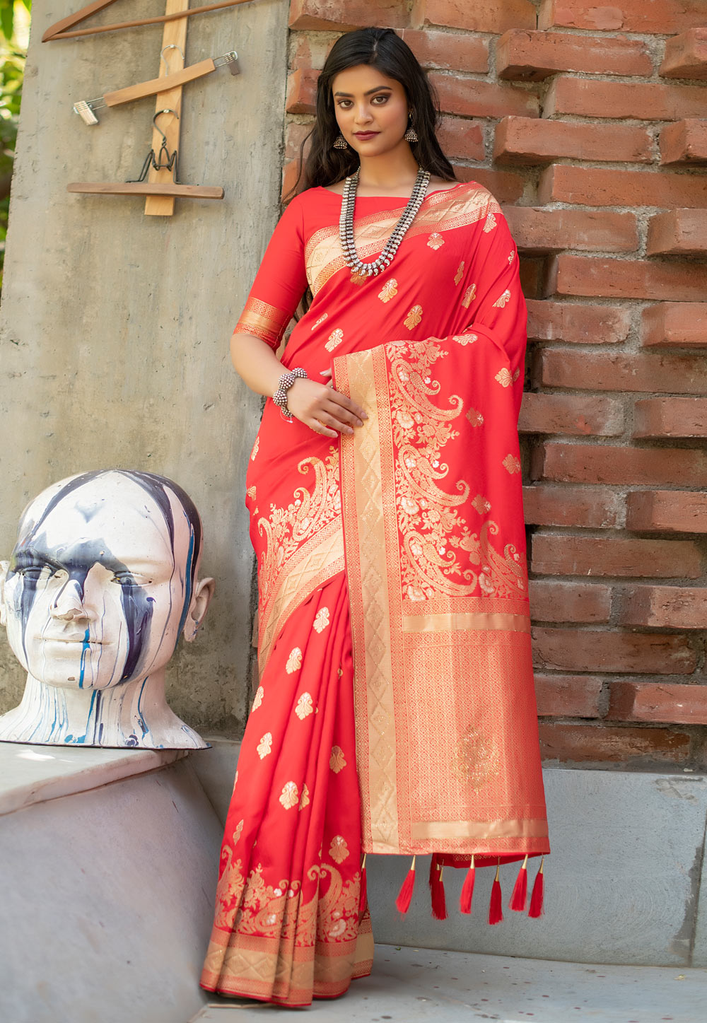 Red Banarasi Silk Saree With Blouse 231869