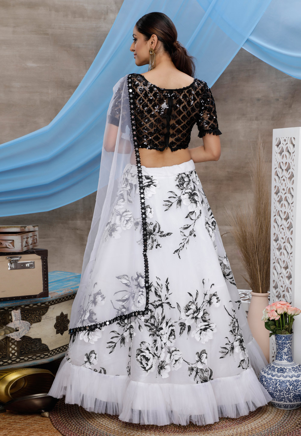 Lehengas: Designer Bridal Lehengas & Wedding Lehenga Cholis Online