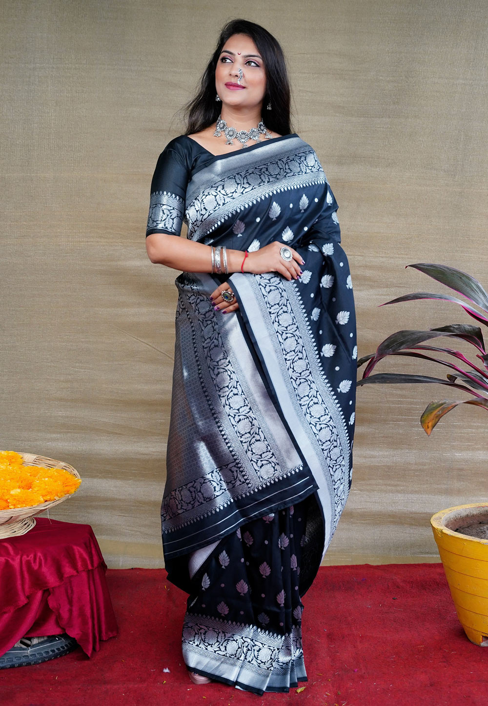 Grey Banarasi Silk Saree With Blouse 245108