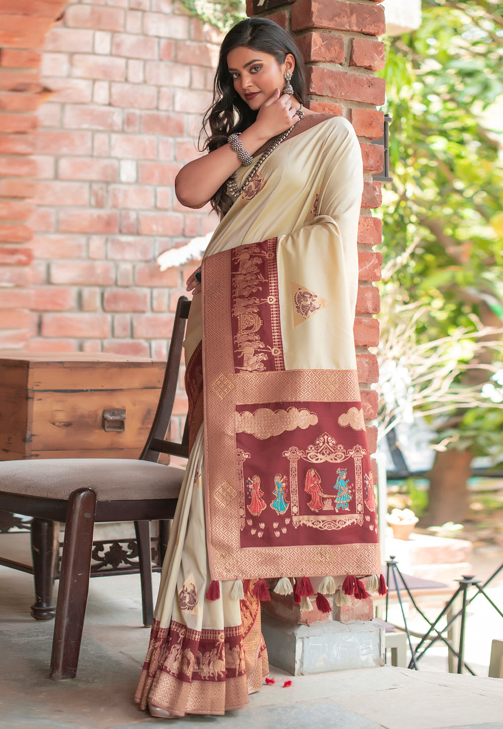 Beige Banarasi Silk Saree With Blouse 234473