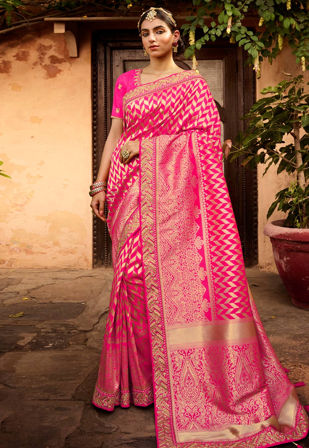 Pink Banarasi Silk Saree With Blouse 236395