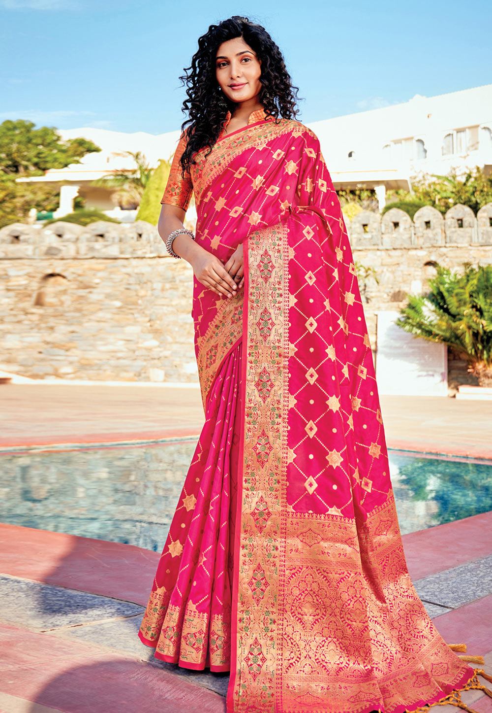 Magenta Banarasi Silk Saree With Blouse 242408