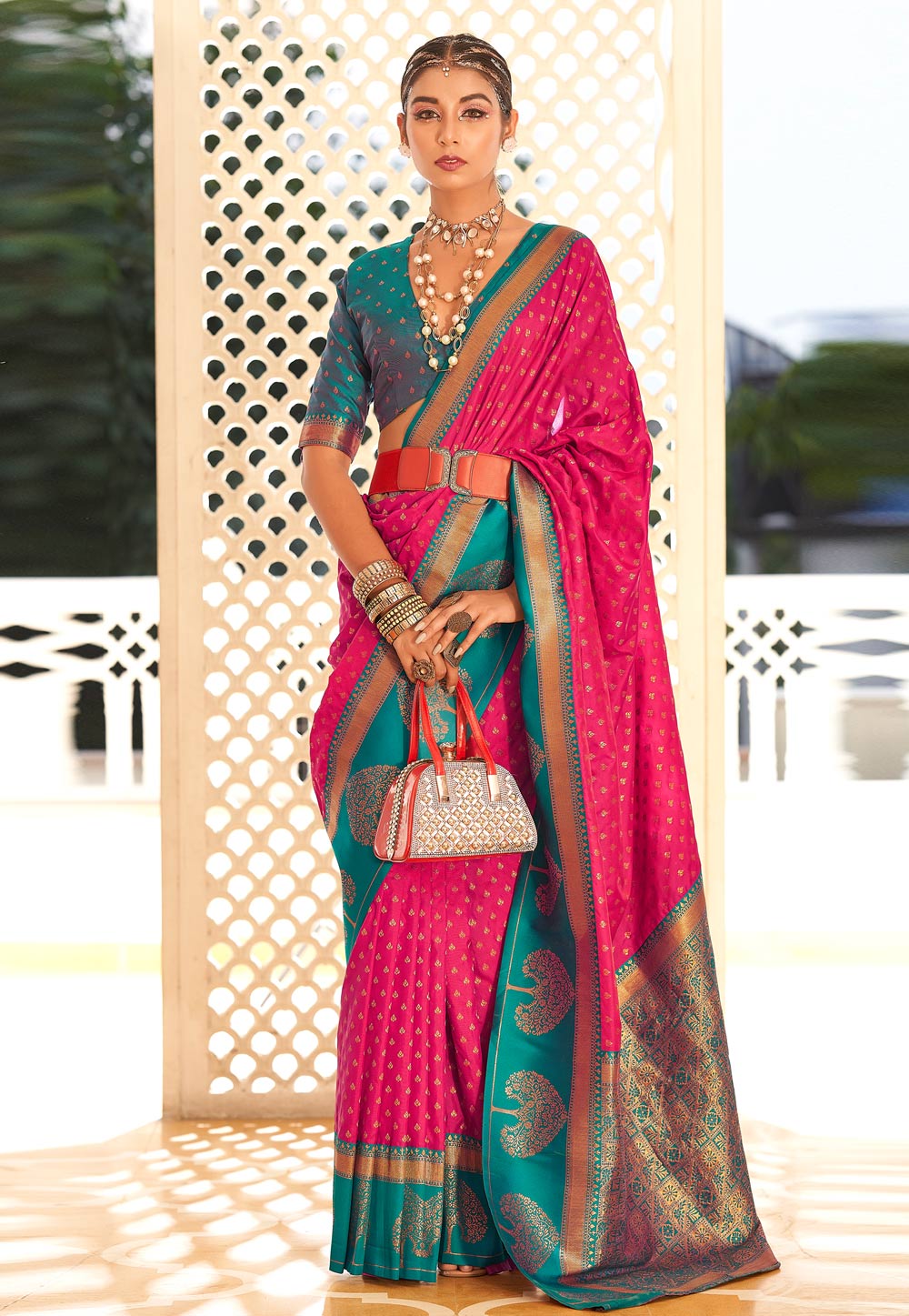 Magenta Banarasi Saree With Blouse 266335