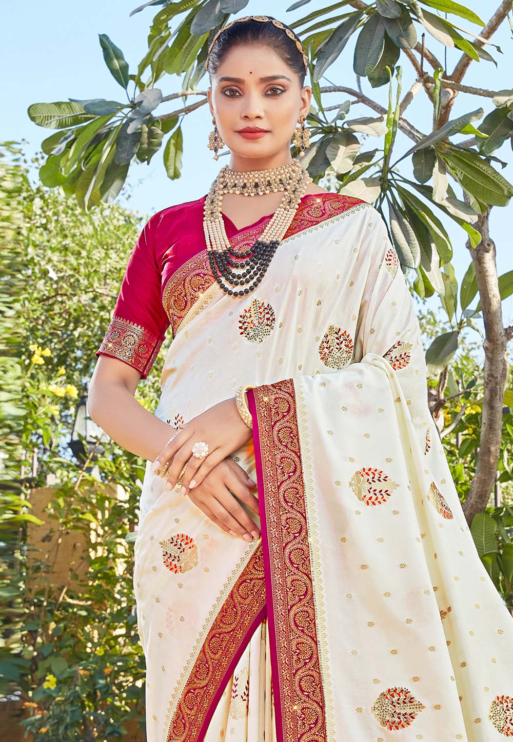 Cream Saree | Buy Indian Cream Color Saree Online | KalaNiketan