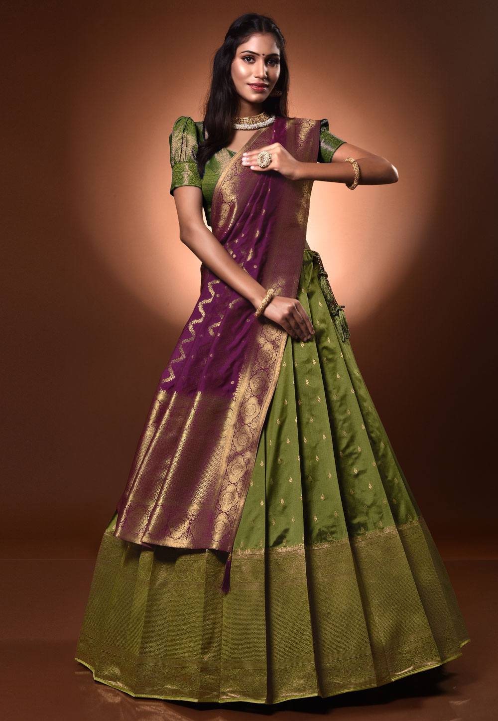 Style guide: Indian Mehndi Outfit Ideas & trending mehndi lehenga styles