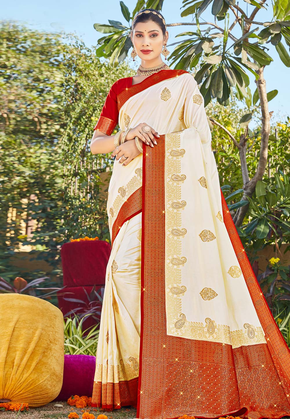Off White Silk Saree With Blouse 264856